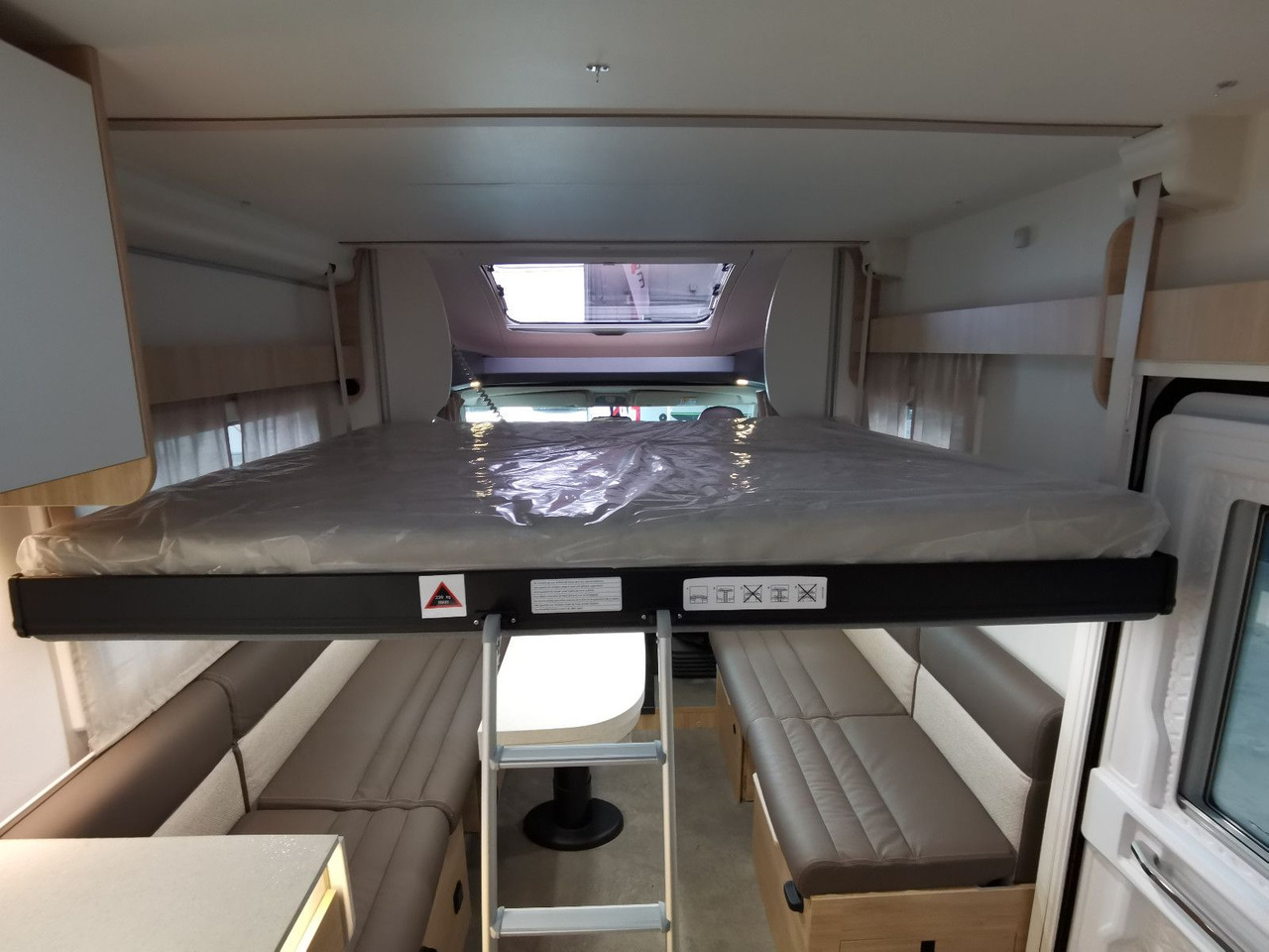 Полуинтегриран кампер Chausson 640 ULTIMATE / -2026- / 140PS-8G. / XXL- HUBBETT: слика 20