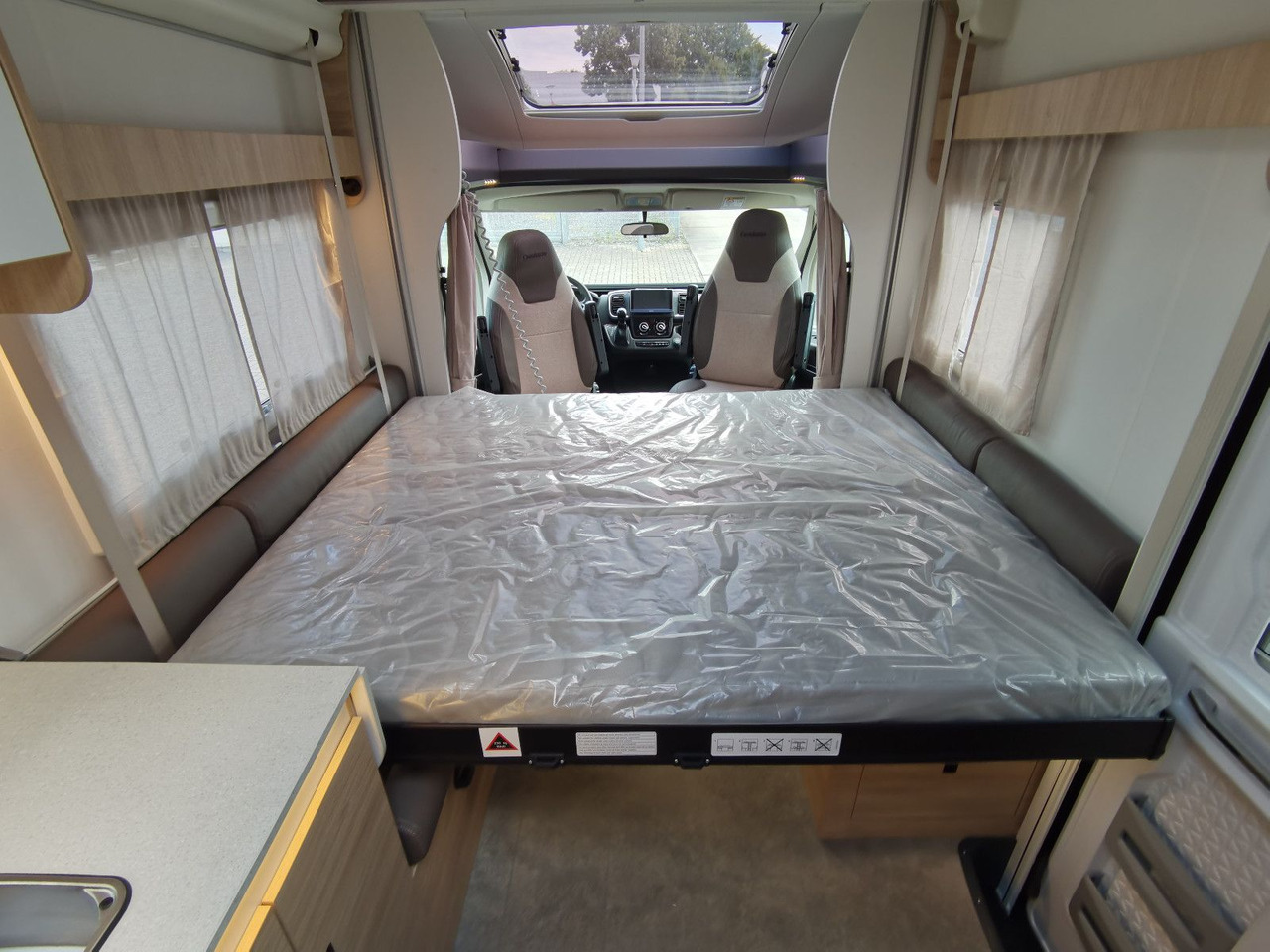 Полуинтегриран кампер Chausson 640 ULTIMATE / -2026- / XXL- HUBBETT & RAUMBAD: слика 16