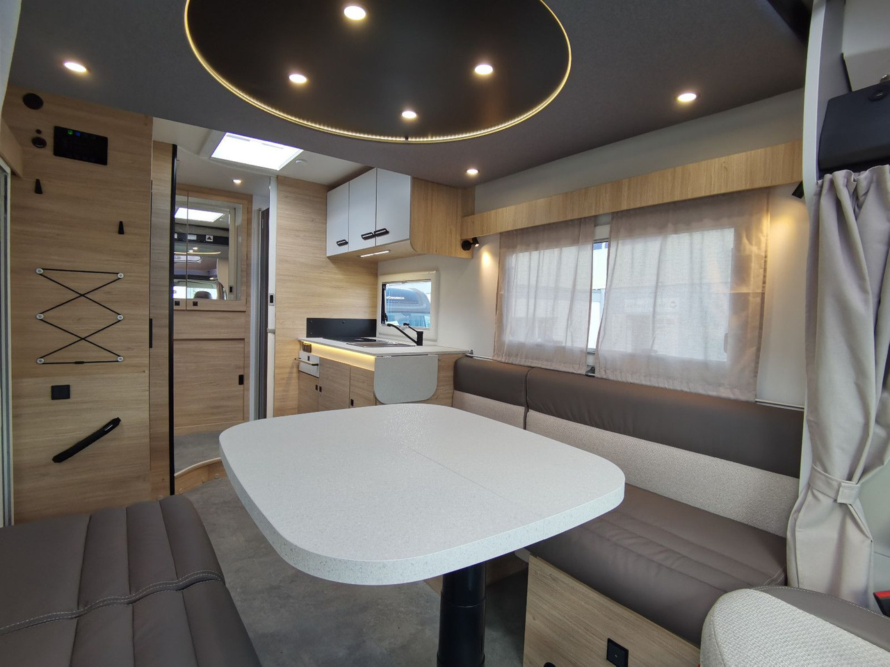 Полуинтегриран кампер Chausson 640 ULTIMATE / -2026- / XXL- HUBBETT & RAUMBAD: слика 13