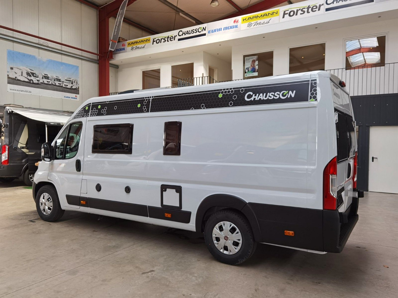 Chausson V697 FIRST LINE / ZUBEHÖR-PAKET / EINZELBETTEN - Кампер комбе: слика 5 Chausson V697 FIRST LINE / ZUBEHÖR-PAKET / EINZELBETTEN - Кампер комбе: слика 5