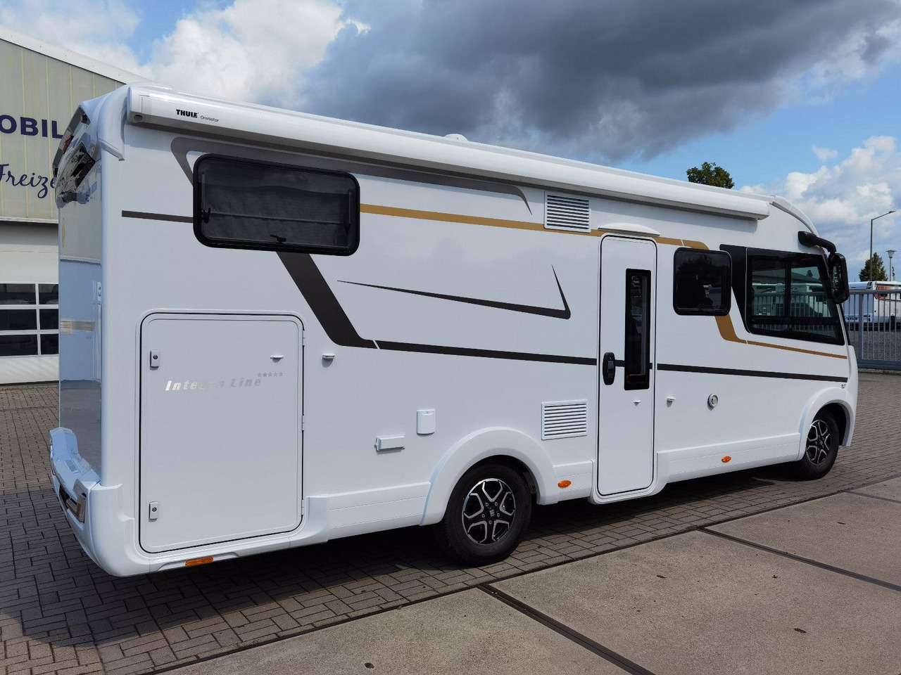 Eura Mobil INTEGRA LINE 720 EF - MOD. 2025 /180 PS/9G.AUTOM - Интегриран кампер: слика 4 Eura Mobil INTEGRA LINE 720 EF - MOD. 2025 /180 PS/9G.AUTOM - Интегриран кампер: слика 4