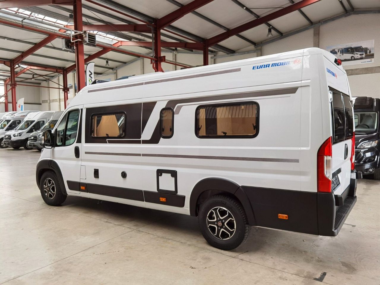 Eura Mobil VAN 635 EB / 180 PS -9G / EINZELBETTEN - Кампер комбе: слика 5 Eura Mobil VAN 635 EB / 180 PS -9G / EINZELBETTEN - Кампер комбе: слика 5