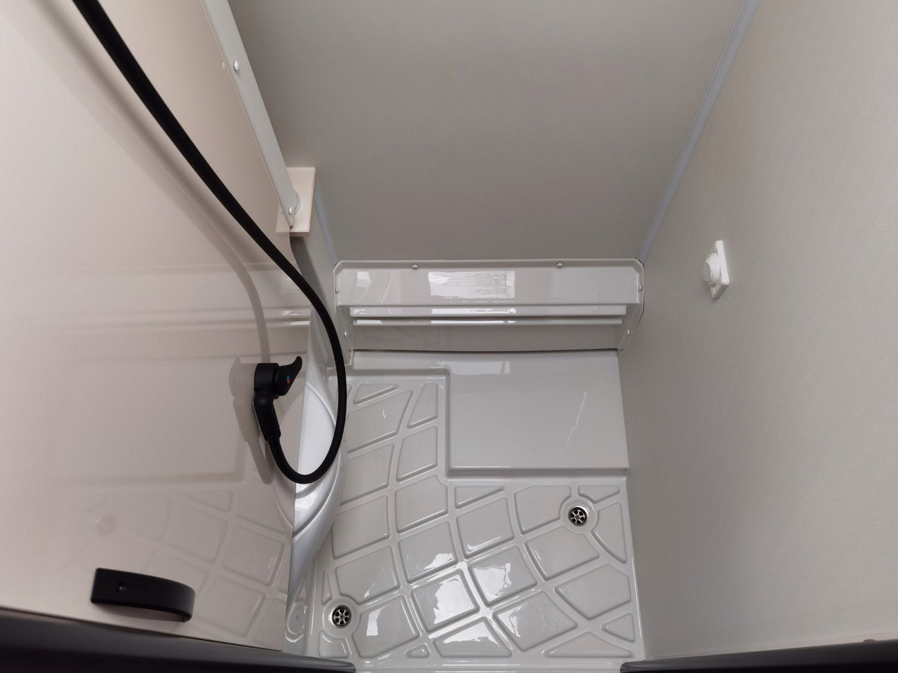 Полуинтегриран кампер Eura Mobil XTURA 686 EF /MODELL 2025 / 4x4 /TOP-AUSSTATTUNG: слика 27