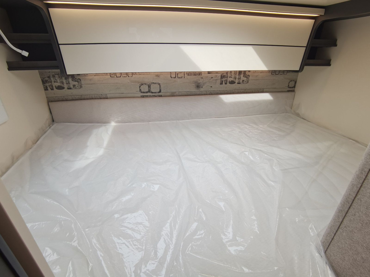 Полуинтегриран кампер Forster T 599 HBN COUPÈ /-2025-/165PS / SILVER - EDITION: слика 17 Полуинтегриран кампер Forster T 599 HBN COUPÈ /-2025-/165PS / SILVER - EDITION: слика 17