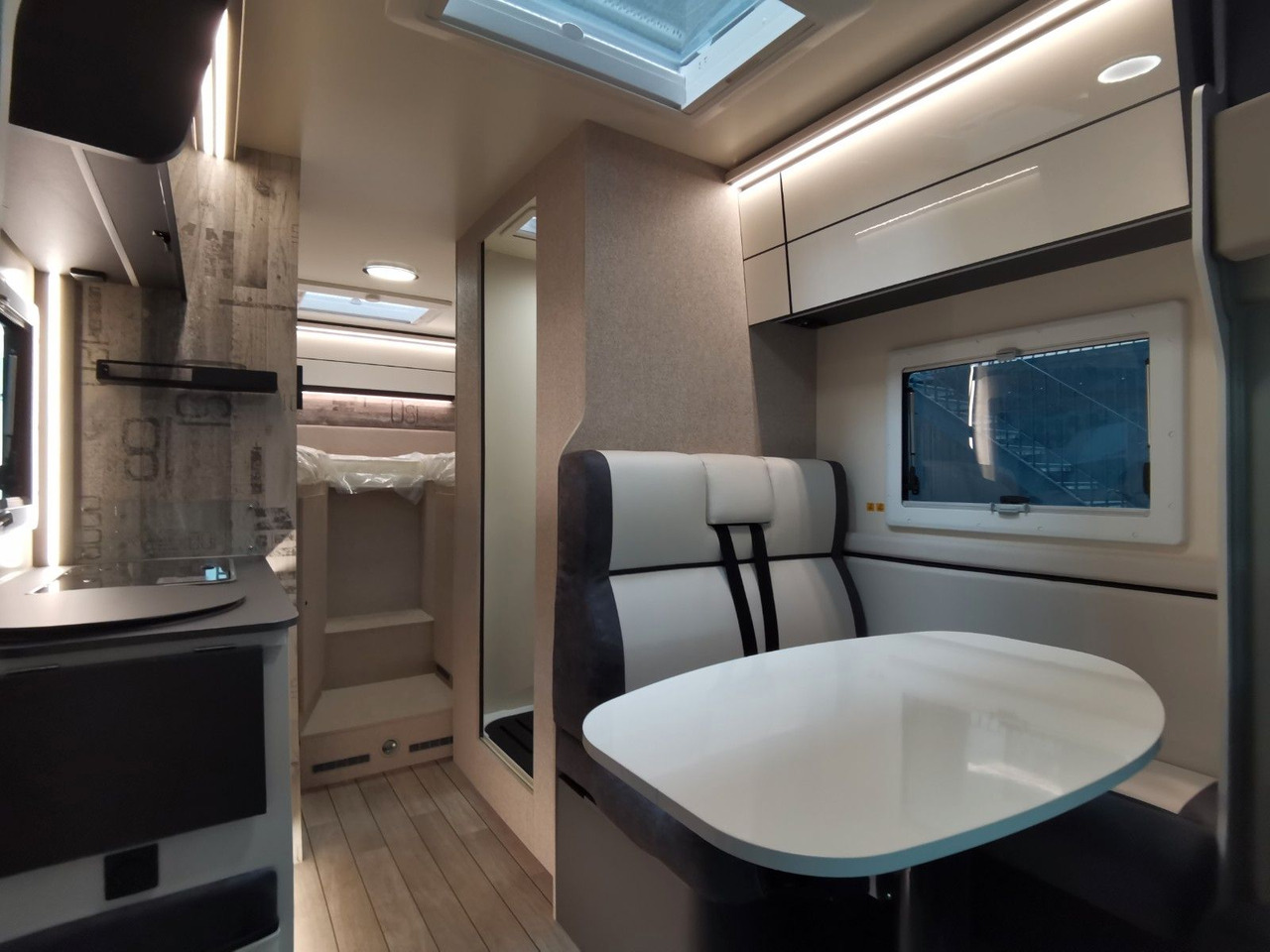 Полуинтегриран кампер Forster T 669 EBN COUPÈ / 165PS-DSG / SILVER - EDITION: слика 13
