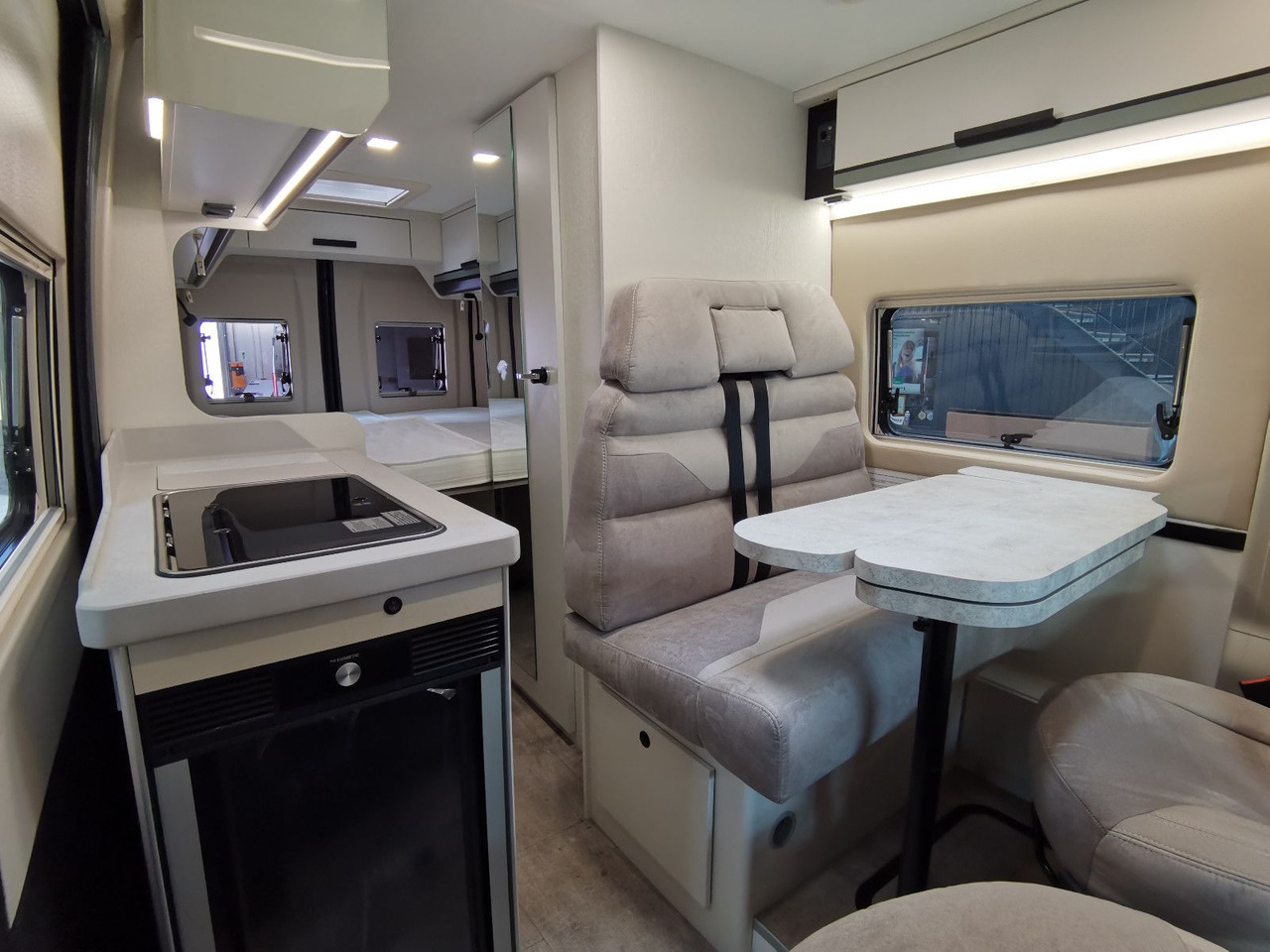 Кампер комбе Karmann DAVIS 600 LIFESTYLE / MODELL 2026 / 8G.AUTOMATIK: слика 14