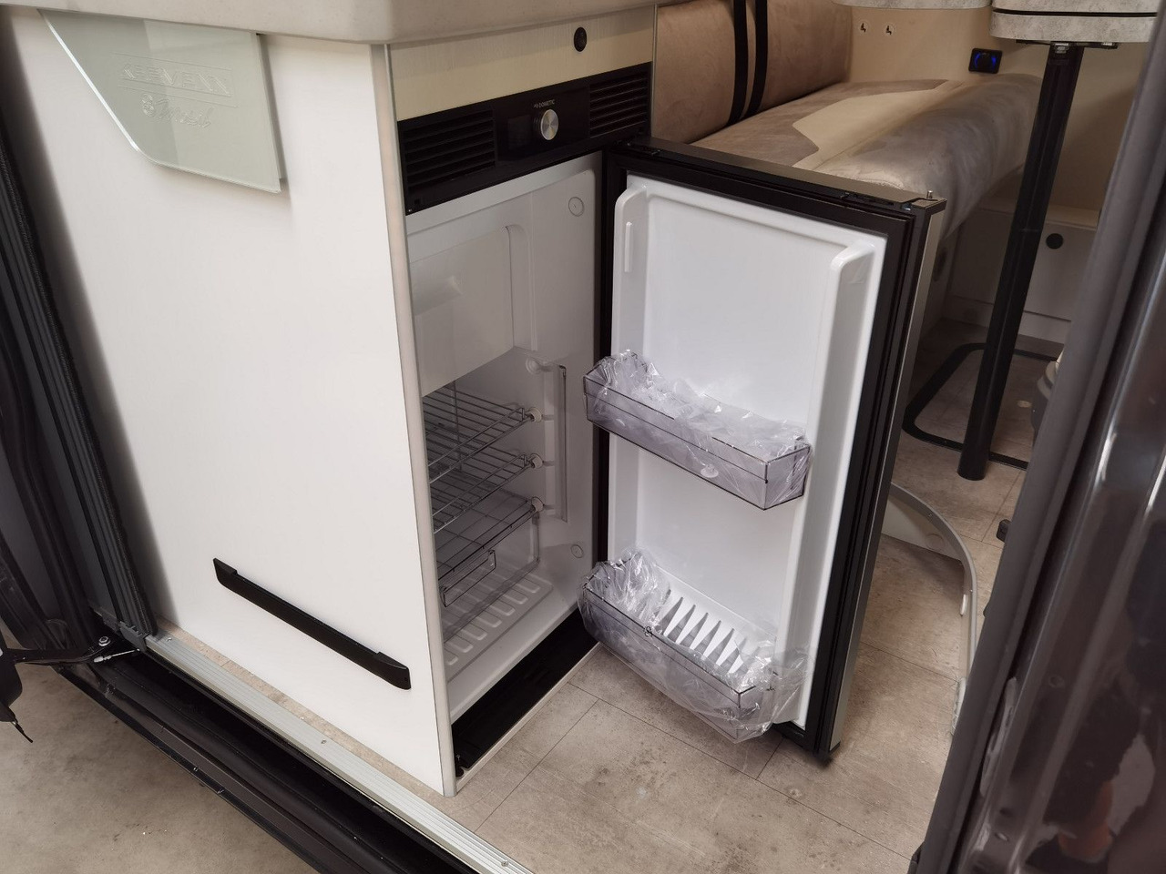 Кампер комбе Karmann DAVIS 600 LIFESTYLE / MODELL 2026 / 8G.AUTOMATIK: слика 19