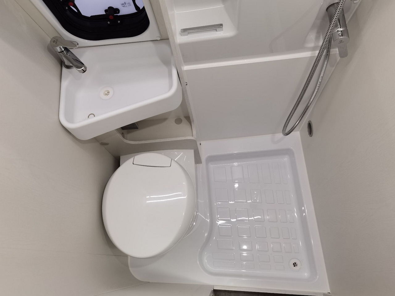 Кампер комбе Karmann DAVIS 620 TRENDSTYLE / - 2026 -/ 140PS-AUTOMATIK: слика 20 Кампер комбе Karmann DAVIS 620 TRENDSTYLE / - 2026 -/ 140PS-AUTOMATIK: слика 20