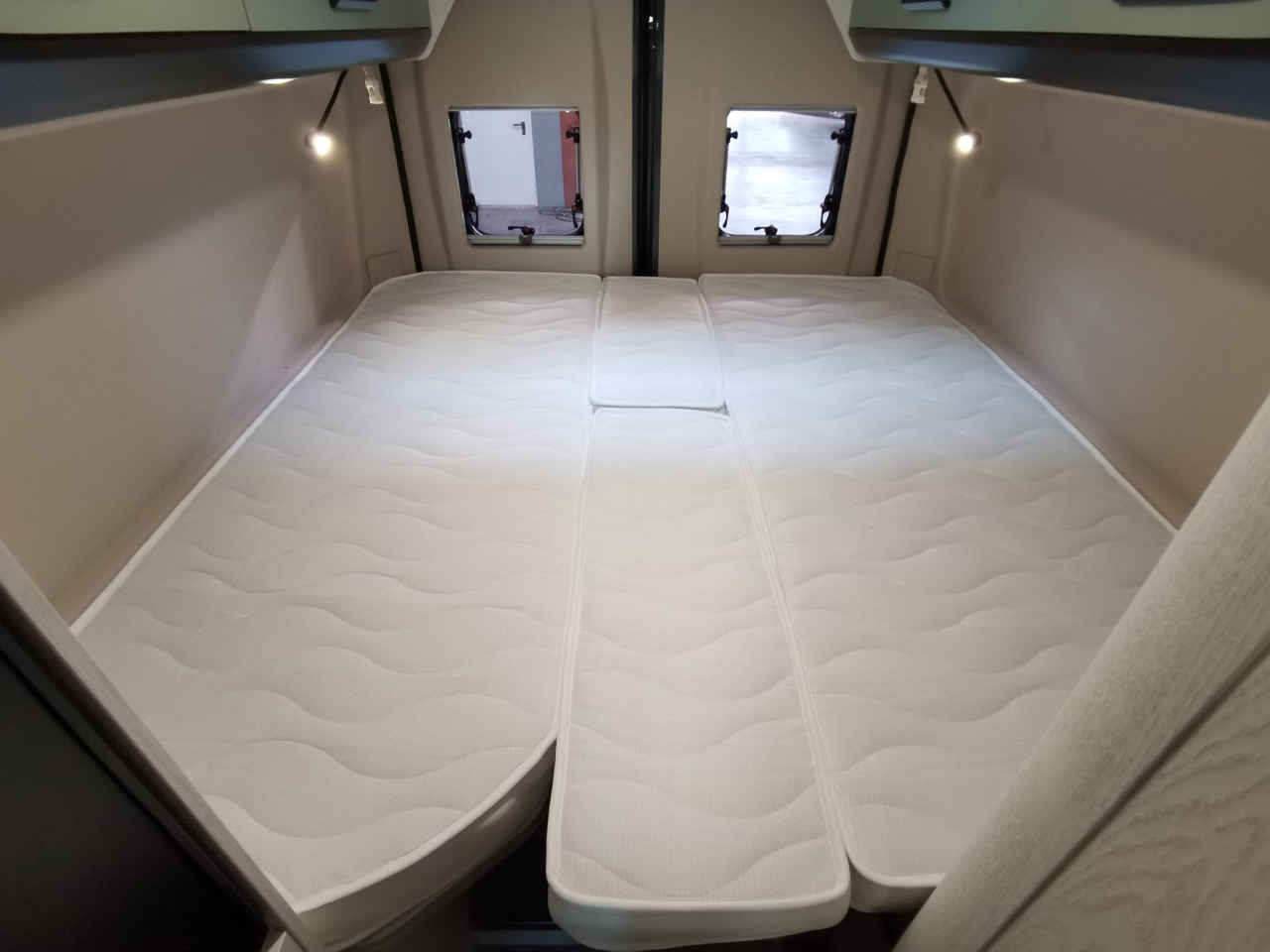 Кампер комбе Karmann DAVIS 620 TRENDSTYLE / - 2026 -/ 140PS-AUTOMATIK: слика 18 Кампер комбе Karmann DAVIS 620 TRENDSTYLE / - 2026 -/ 140PS-AUTOMATIK: слика 18