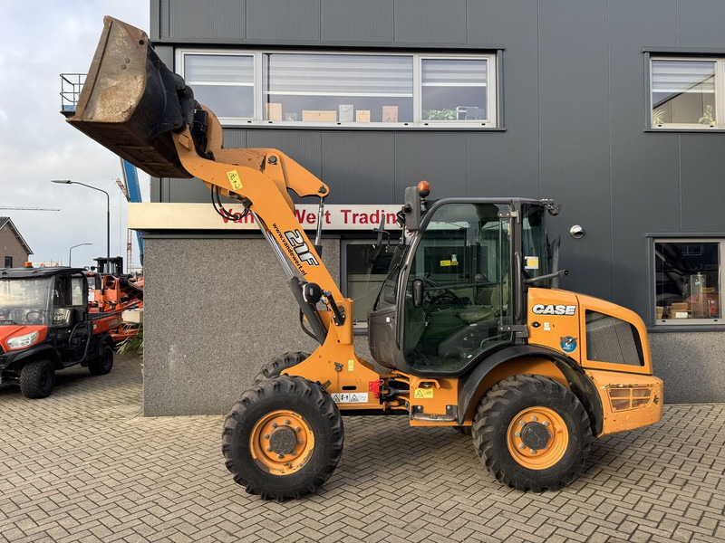 Case 21F Shovel / Radlader / Wheel Loader 2016 Bucket & Forks 3970Hours - Натоварувач на тркала: слика 1 Case 21F Shovel / Radlader / Wheel Loader 2016 Bucket & Forks 3970Hours - Натоварувач на тркала: слика 1