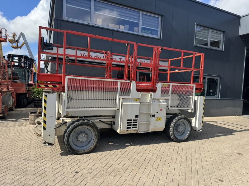 Genie GS 3390 RT Schaarhoogwerker / Scissor Lift / Arbeitsbuhne 12mtr werkhoogte 4x4 Deutz DIESEL 2013 - Кревач ножица: слика 2 Genie GS 3390 RT Schaarhoogwerker / Scissor Lift / Arbeitsbuhne 12mtr werkhoogte 4x4 Deutz DIESEL 2013 - Кревач ножица: слика 2