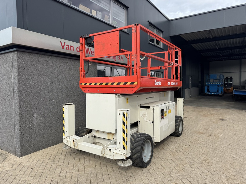 Genie GS 4069 RT Hoogwerker / Arbeitsbuhne 14mtr werkhoogte 4x4 Kubota DIESEL 2014 - Кревач ножица: слика 3 Genie GS 4069 RT Hoogwerker / Arbeitsbuhne 14mtr werkhoogte 4x4 Kubota DIESEL 2014 - Кревач ножица: слика 3