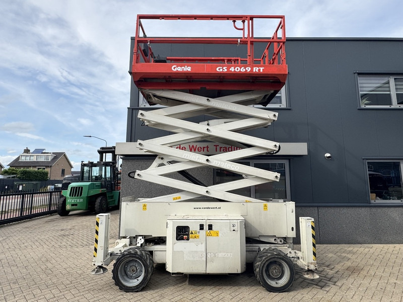 Genie GS 4069 RT Hoogwerker / Arbeitsbuhne 14mtr werkhoogte 4x4 Kubota DIESEL 2014 - Кревач ножица: слика 5 Genie GS 4069 RT Hoogwerker / Arbeitsbuhne 14mtr werkhoogte 4x4 Kubota DIESEL 2014 - Кревач ножица: слика 5