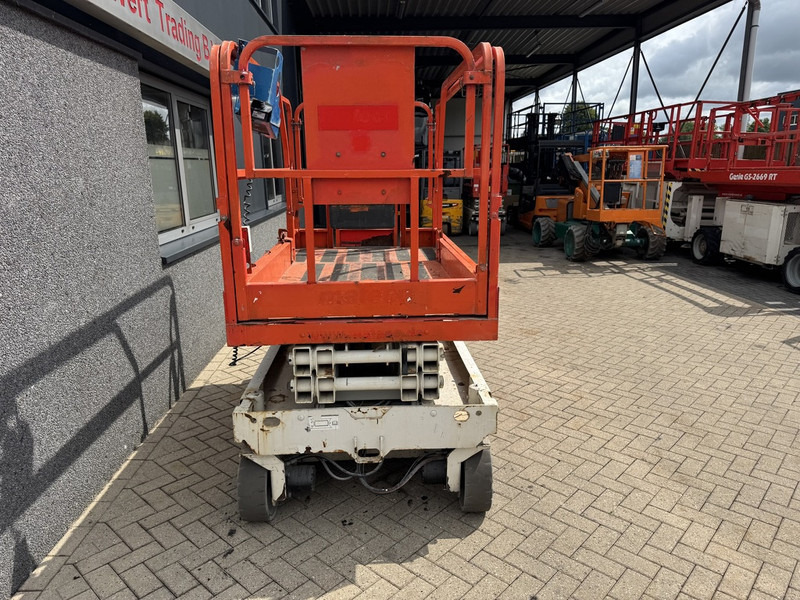 Genie GS2046 schaarlift schaar hoogwerker 2012 uur 8mtr werkhoogte - Кревач ножица: слика 5 Genie GS2046 schaarlift schaar hoogwerker 2012 uur 8mtr werkhoogte - Кревач ножица: слика 5
