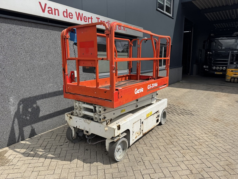 Genie GS2046 schaarlift schaar hoogwerker 2012 uur 8mtr werkhoogte - Кревач ножица: слика 3 Genie GS2046 schaarlift schaar hoogwerker 2012 uur 8mtr werkhoogte - Кревач ножица: слика 3