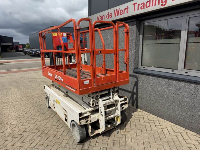 Genie GS2046 schaarlift schaar hoogwerker 2012 uur 8mtr werkhoogte - Кревач ножица: слика 4 Genie GS2046 schaarlift schaar hoogwerker 2012 uur 8mtr werkhoogte - Кревач ножица: слика 4