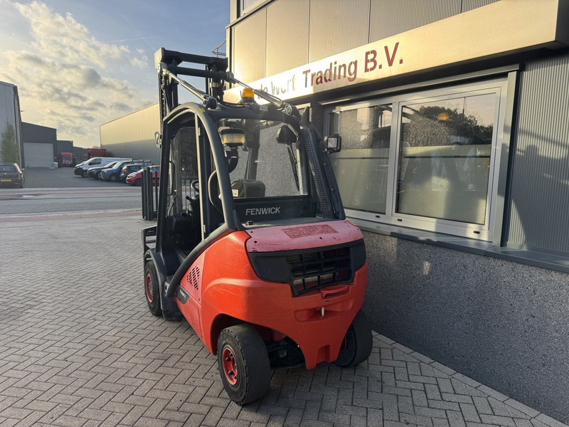 Linde H30D-02 Duplo 450 Sideshift / Vorkversteller VW Diesel 2014 - Дизел вилушкар: слика 4 Linde H30D-02 Duplo 450 Sideshift / Vorkversteller VW Diesel 2014 - Дизел вилушкар: слика 4