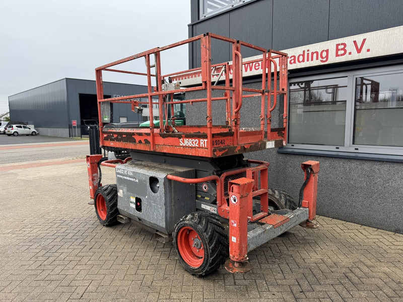 Skyjack SJ 6832RT Schaarhoogwerker SCISSOR 2014 4X4 Kubota Diesel 12M Werkhoogte - Кревач ножица: слика 4 Skyjack SJ 6832RT Schaarhoogwerker SCISSOR 2014 4X4 Kubota Diesel 12M Werkhoogte - Кревач ножица: слика 4