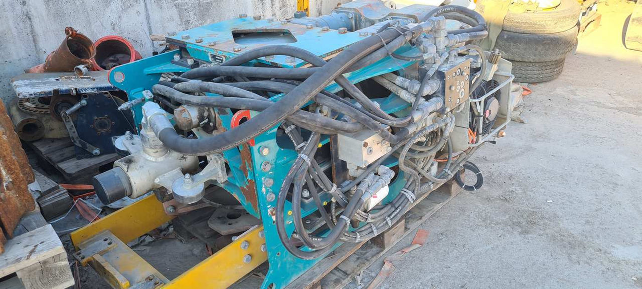 Eurodrill RHV 2400 vibration rotary head - Машина за бушење: слика 4 Eurodrill RHV 2400 vibration rotary head - Машина за бушење: слика 4