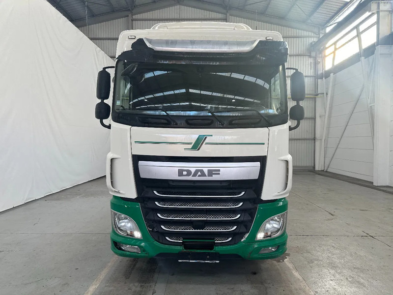 Камион влекач DAF XF 106.460 SPACECAB: слика 7