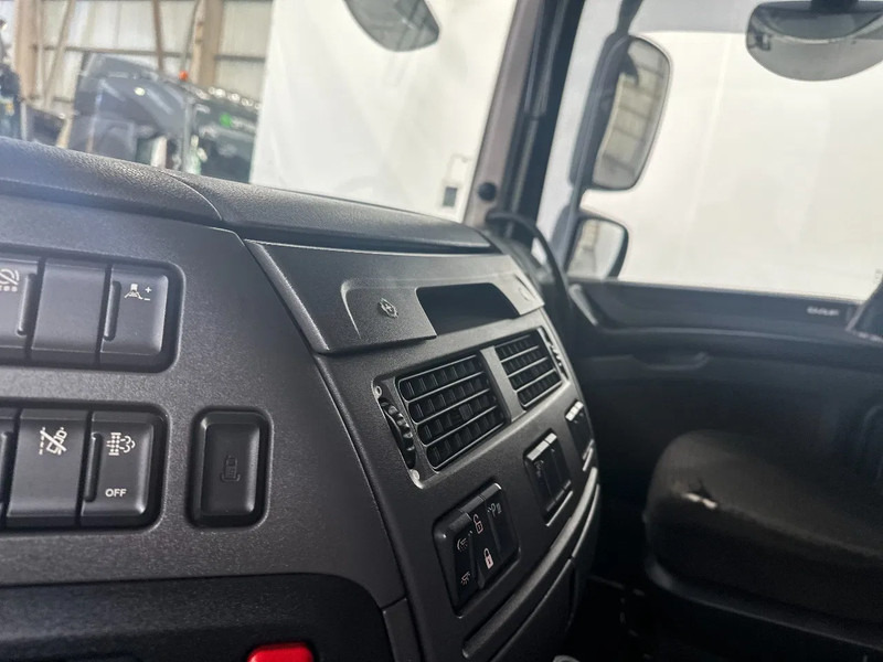 Камион влекач DAF XF 106.460 SPACECAB: слика 14