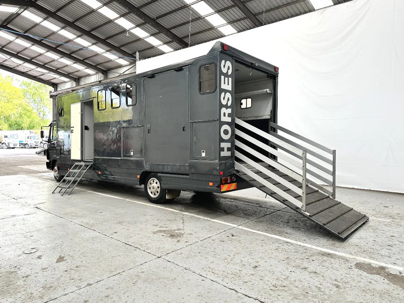 Mercedes-Benz 1117 MOBILE HOME / TRANSPORT DE CHEVAUX /HORSE TRUCK - Камион за добиток: слика 3 Mercedes-Benz 1117 MOBILE HOME / TRANSPORT DE CHEVAUX /HORSE TRUCK - Камион за добиток: слика 3