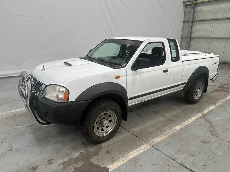 Nissan Navara 2.5 Di / EURO 3 - Автомобил: слика 1 Nissan Navara 2.5 Di / EURO 3 - Автомобил: слика 1
