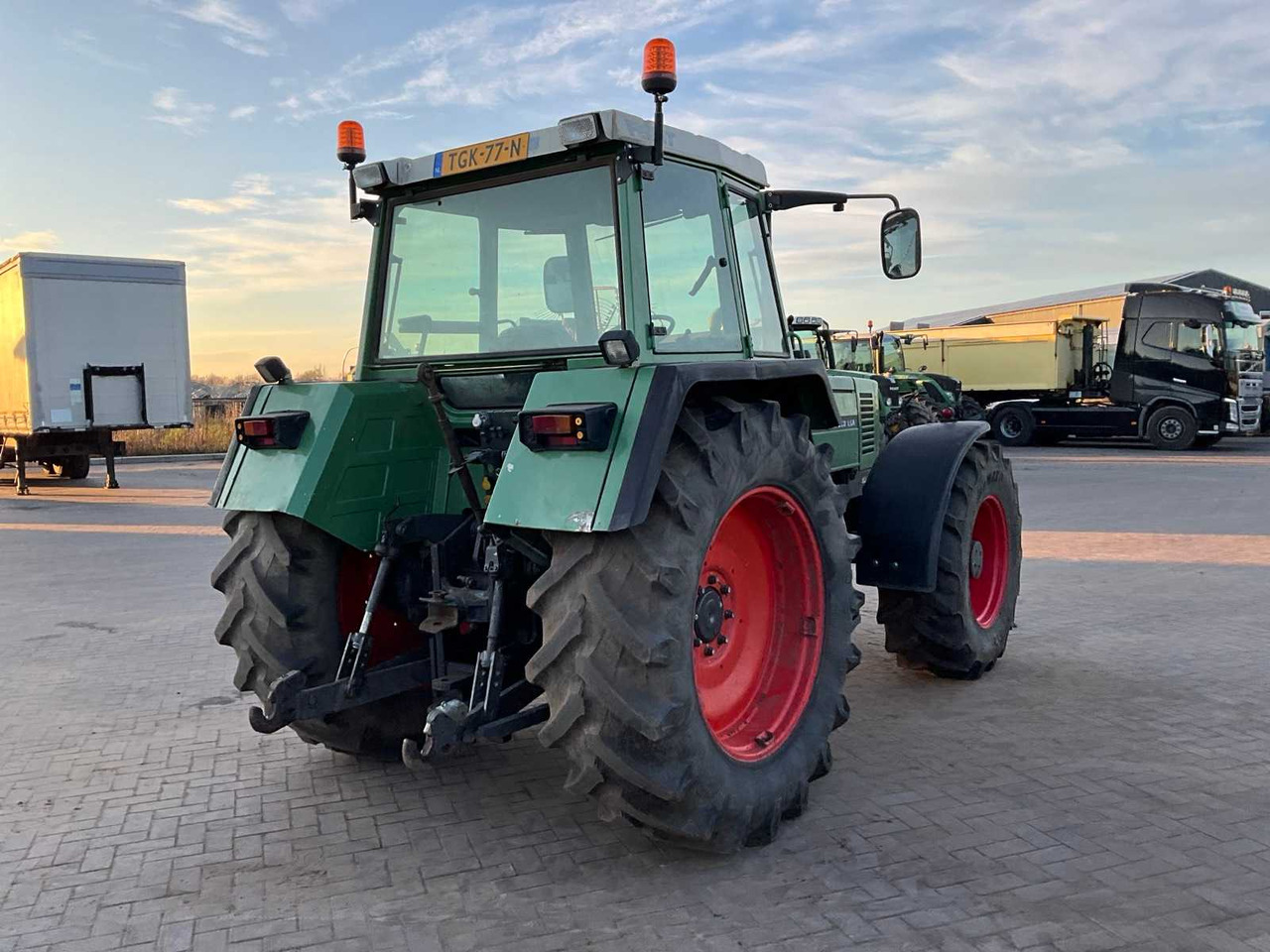 1982 FENDT FARMER 312 LSA ALL-WHEEL DRIVE FARM TRACTOR - Трактор: слика 5 1982 FENDT FARMER 312 LSA ALL-WHEEL DRIVE FARM TRACTOR - Трактор: слика 5