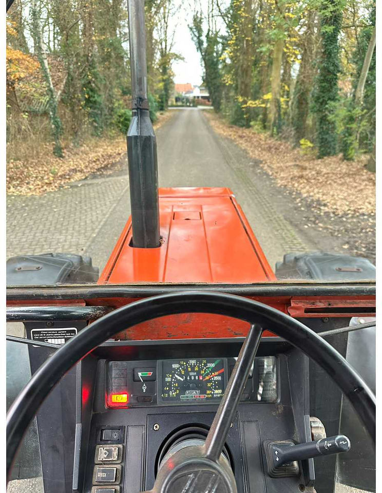 1988 FIAT 100-90 DT ALL-WHEEL DRIVE AGRICULTURAL TRACTOR - Трактор: слика 5 1988 FIAT 100-90 DT ALL-WHEEL DRIVE AGRICULTURAL TRACTOR - Трактор: слика 5