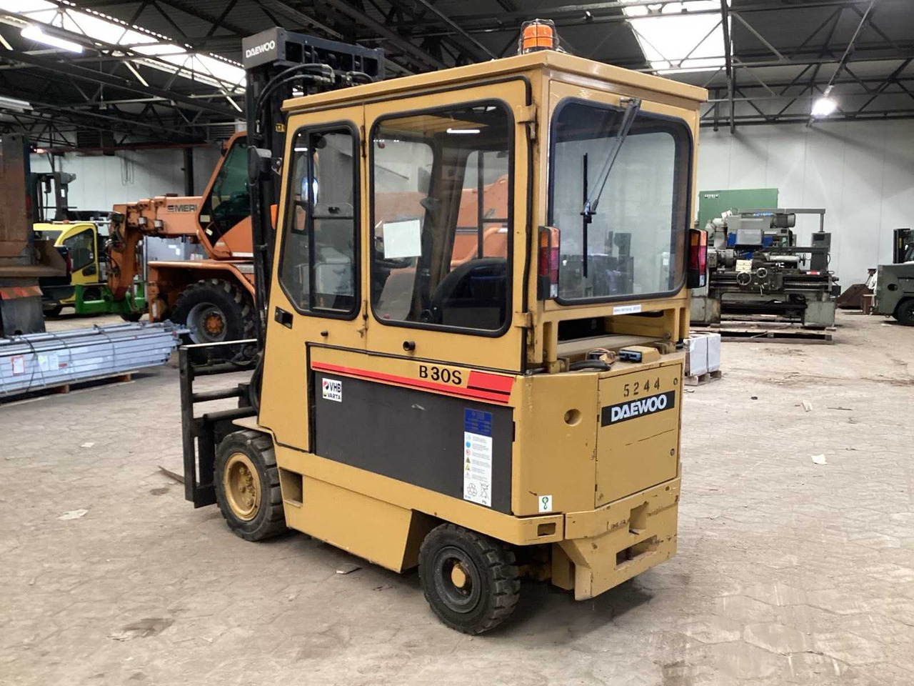 1996 DAEWOO B 30 S FORKLIFT - Вилушкар: слика 4 1996 DAEWOO B 30 S FORKLIFT - Вилушкар: слика 4