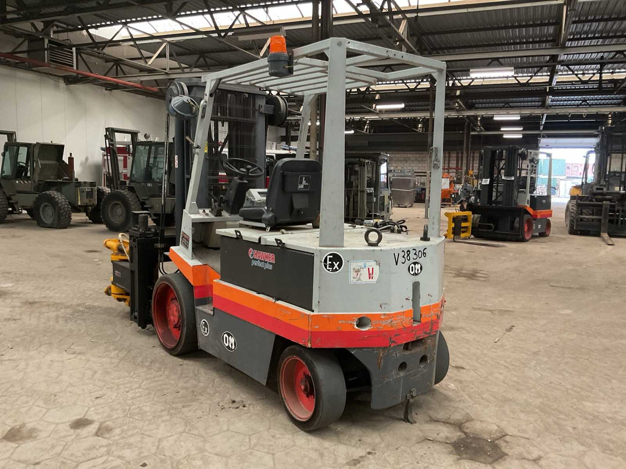 1996 OM E40N FORKLIFT - Вилушкар: слика 4 1996 OM E40N FORKLIFT - Вилушкар: слика 4