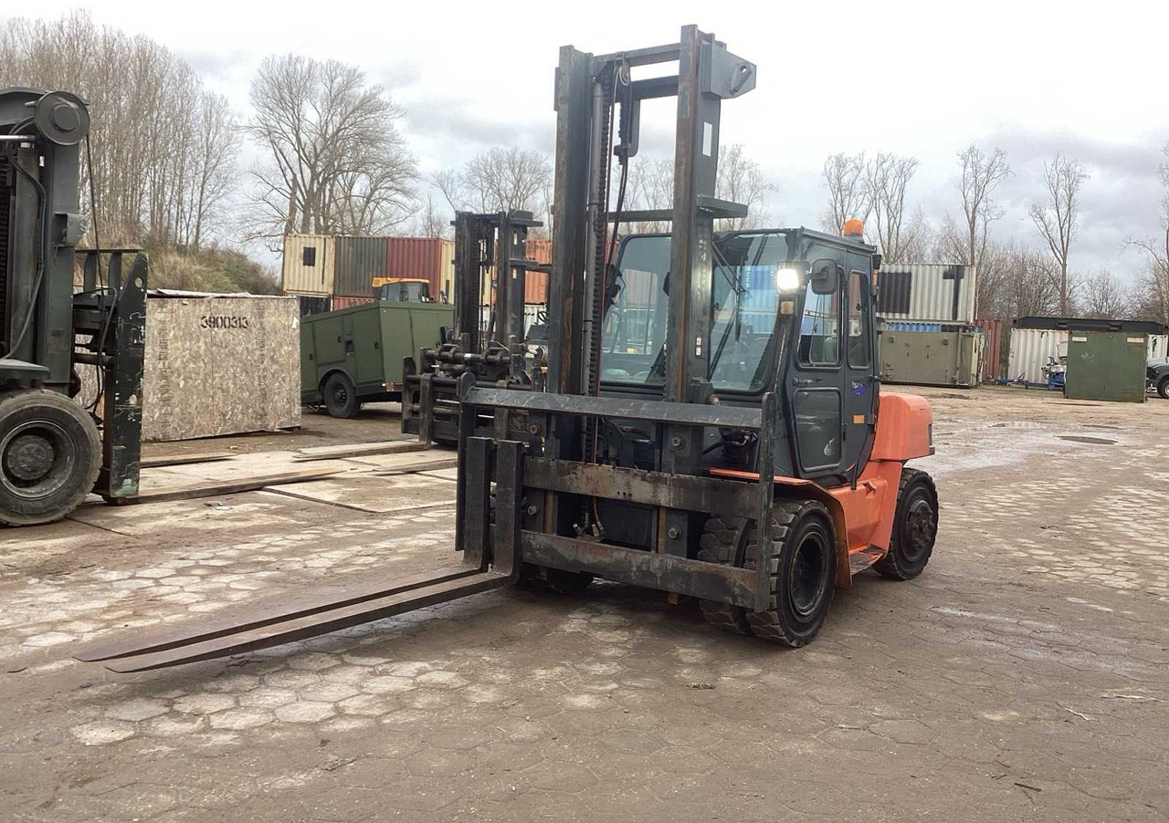 1997 CLARCK SF 60 D FORKLIFT - Вилушкар: слика 1 1997 CLARCK SF 60 D FORKLIFT - Вилушкар: слика 1
