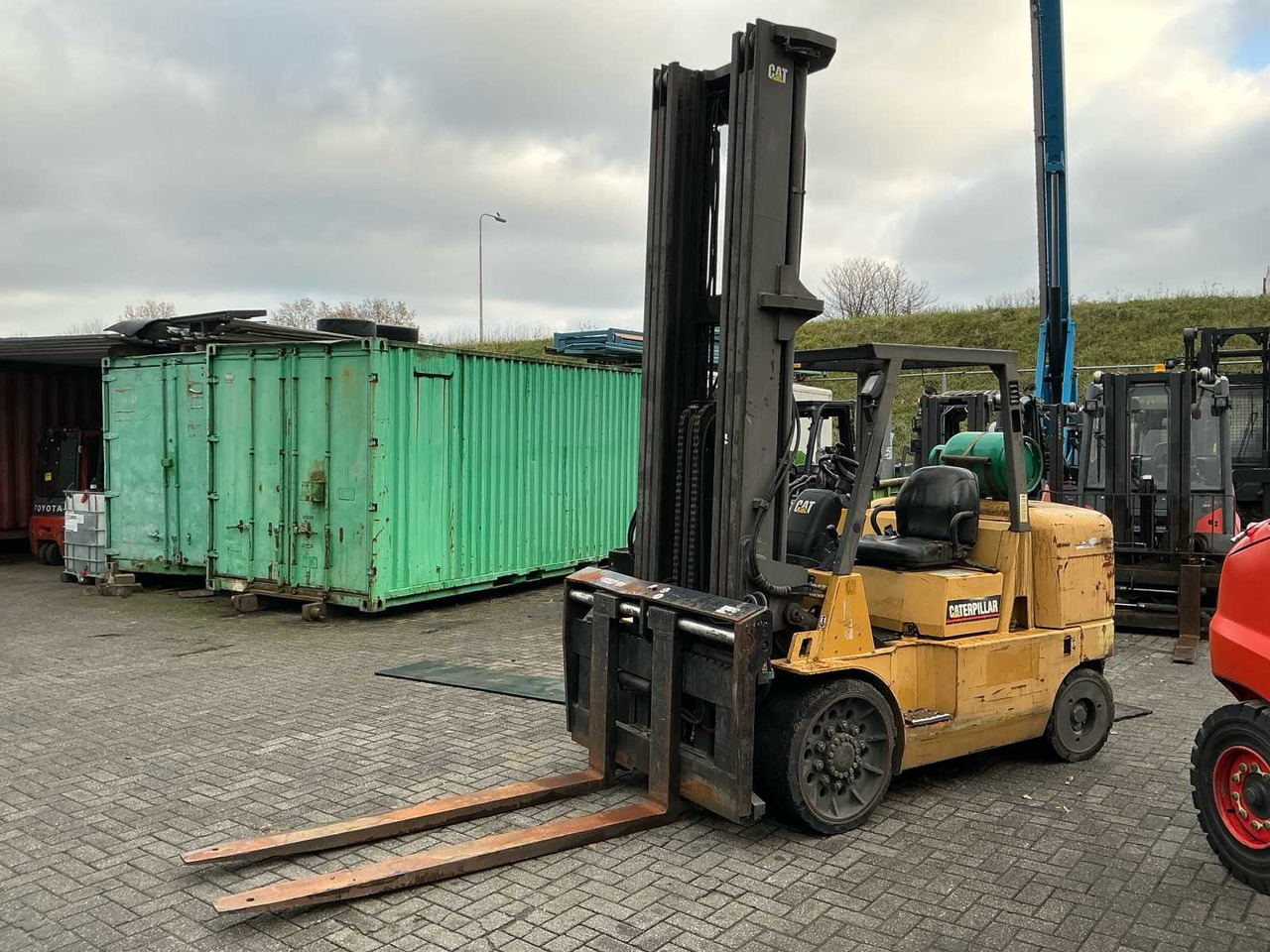 Вилушкар 1999 CATERPILLAR GC60 K FORKLIFT: слика 16