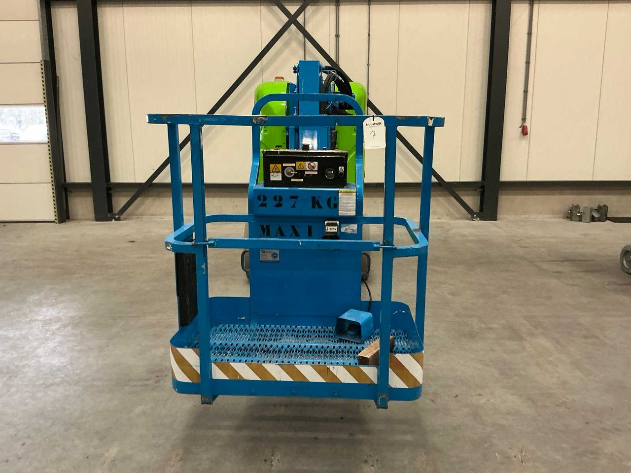 1999 GROVE AMZ 30 NEU AERIAL PLATFORM - Дигачка платформа: слика 4 1999 GROVE AMZ 30 NEU AERIAL PLATFORM - Дигачка платформа: слика 4