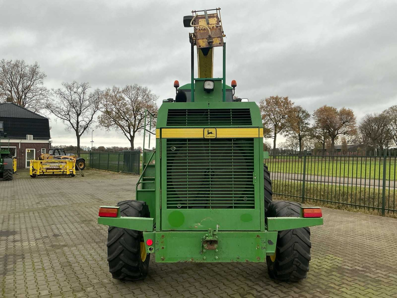 1999 JOHN DEERE 6750 FORAGE HARVESTER - Комбајн за сточна храна: слика 4 1999 JOHN DEERE 6750 FORAGE HARVESTER - Комбајн за сточна храна: слика 4