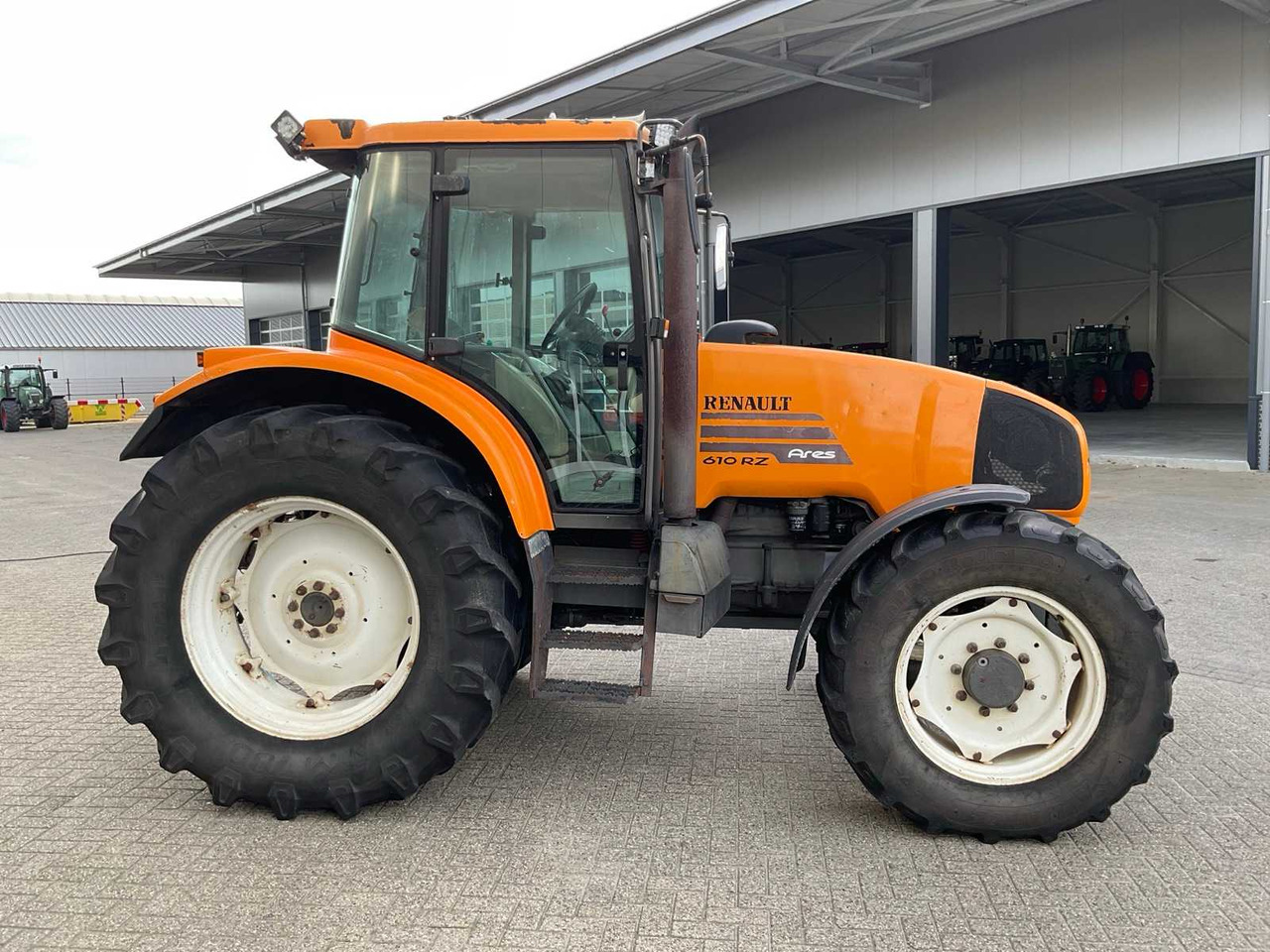 1999 RENAULT ARES 610 RZ ALL-WHEEL DRIVE FARM TRACTOR - Трактор: слика 5 1999 RENAULT ARES 610 RZ ALL-WHEEL DRIVE FARM TRACTOR - Трактор: слика 5