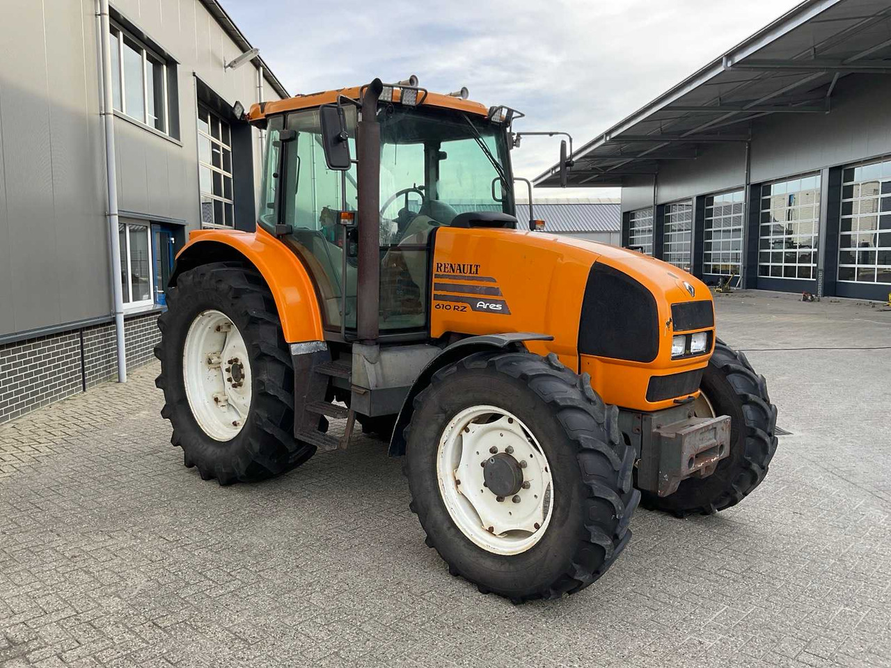 1999 RENAULT ARES 610 RZ ALL-WHEEL DRIVE FARM TRACTOR - Трактор: слика 4 1999 RENAULT ARES 610 RZ ALL-WHEEL DRIVE FARM TRACTOR - Трактор: слика 4