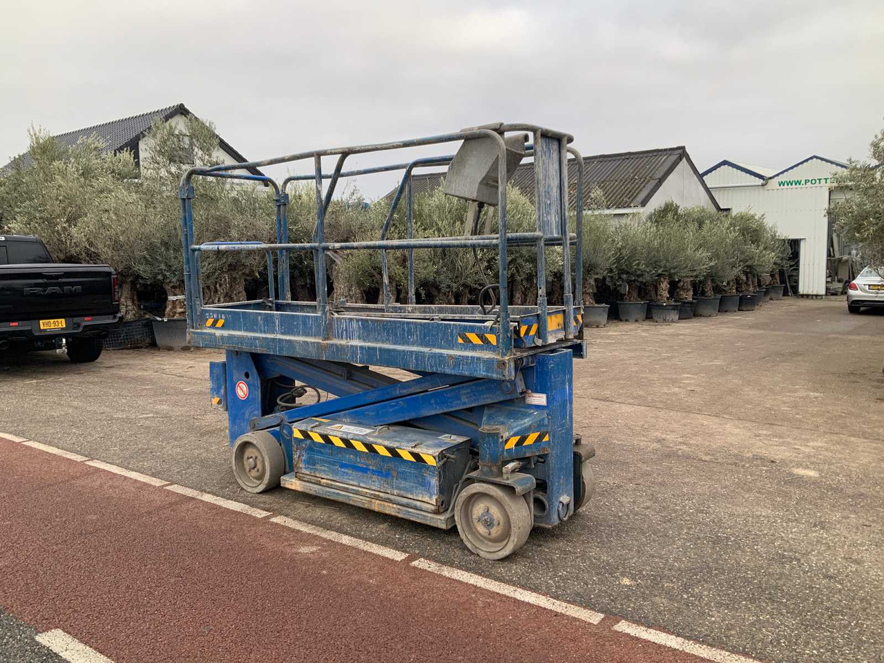 2000 UPRIGHT SL20 AERIAL WORK PLATFORM - Дигачка платформа: слика 4 2000 UPRIGHT SL20 AERIAL WORK PLATFORM - Дигачка платформа: слика 4