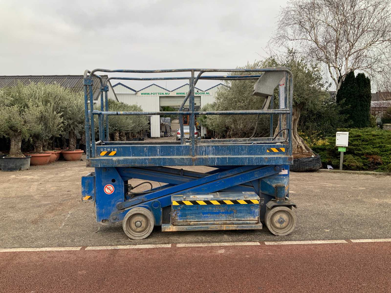 2000 UPRIGHT SL20 AERIAL WORK PLATFORM - Дигачка платформа: слика 5 2000 UPRIGHT SL20 AERIAL WORK PLATFORM - Дигачка платформа: слика 5