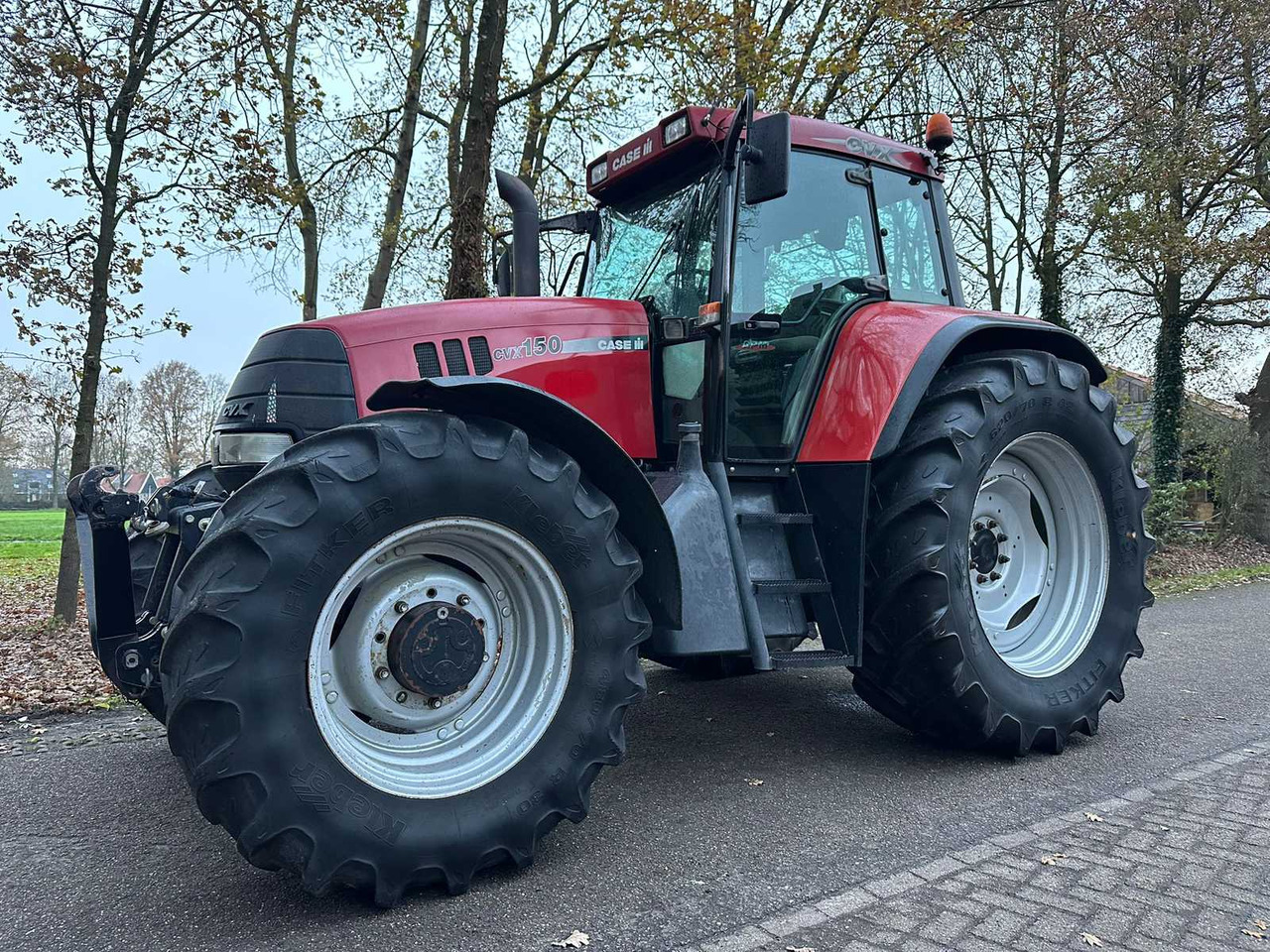 2001 CASE CVX 150 ALL-WHEEL DRIVE FARM TRACTOR - Трактор: слика 1 2001 CASE CVX 150 ALL-WHEEL DRIVE FARM TRACTOR - Трактор: слика 1