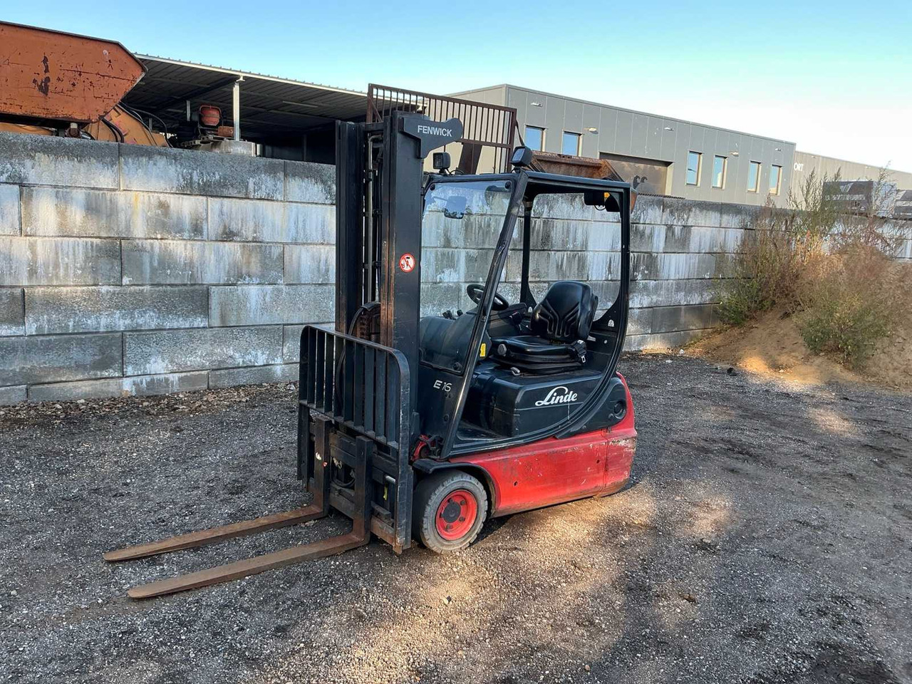 2003 LINDE E16 C02 FORKLIFT - Вилушкар: слика 1 2003 LINDE E16 C02 FORKLIFT - Вилушкар: слика 1