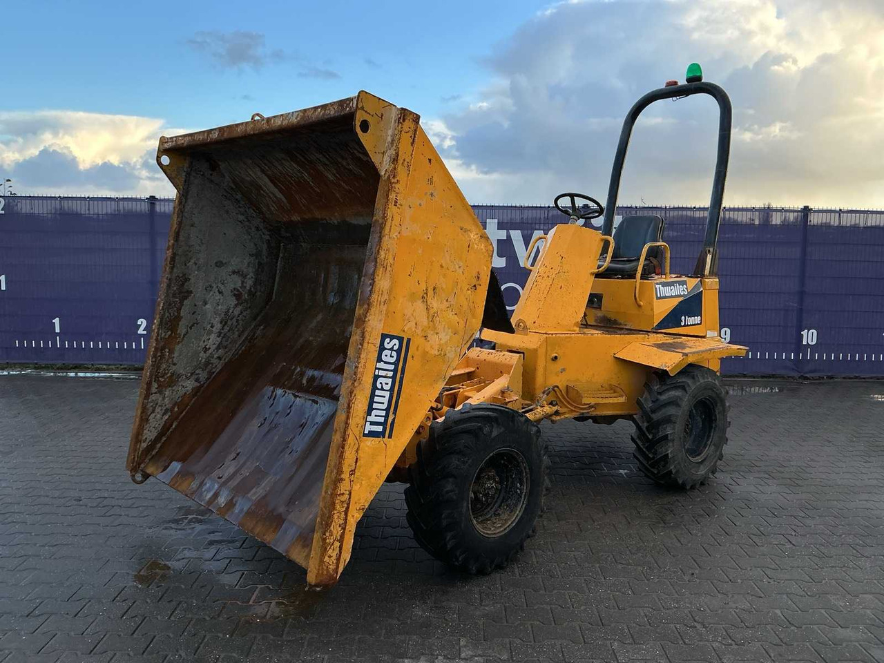 2004 THWAITES 3 TON DUMPER - Мини истоварувач: слика 5 2004 THWAITES 3 TON DUMPER - Мини истоварувач: слика 5