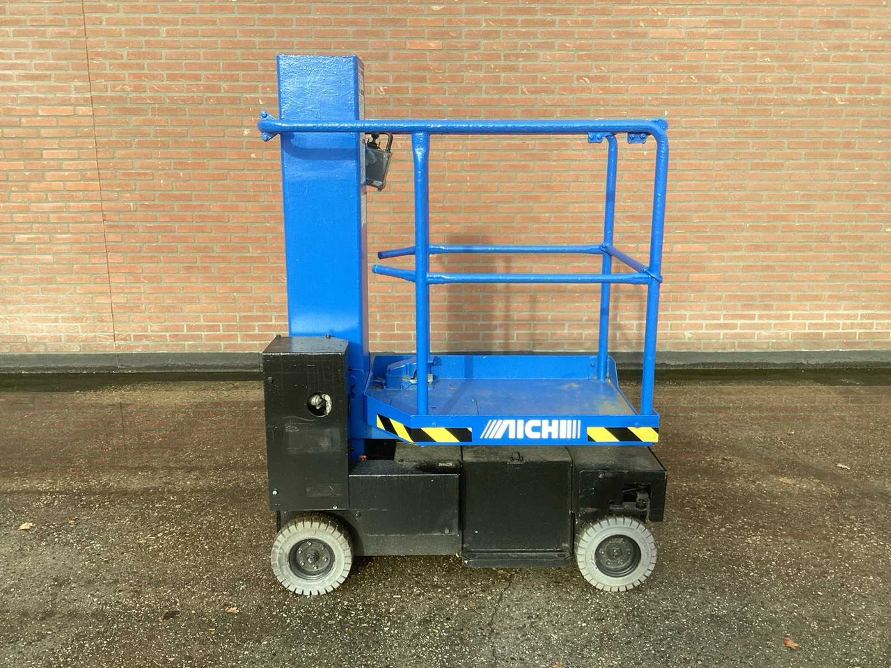2005 AICHI SV04B AERIAL PLATFORM - Дигачка платформа: слика 1 2005 AICHI SV04B AERIAL PLATFORM - Дигачка платформа: слика 1