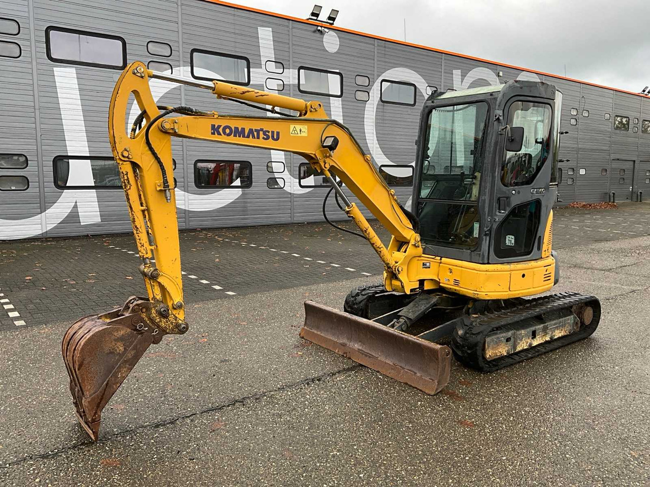 2006 KOMATSU PC35MR-2 MIDI EXCAVATOR - Багер: слика 1 2006 KOMATSU PC35MR-2 MIDI EXCAVATOR - Багер: слика 1