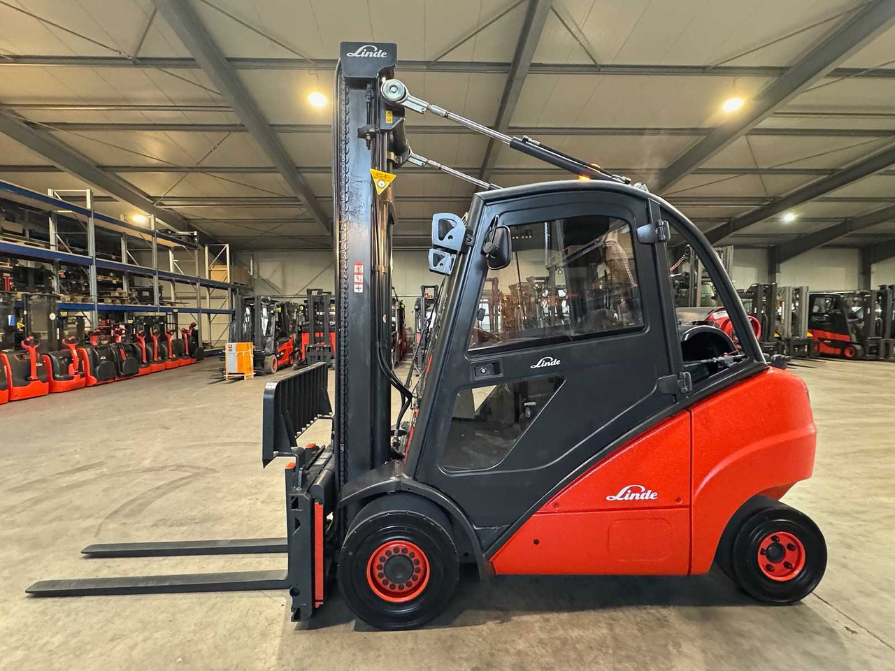 2006 LINDE H30T 3.000KG 3.+4. - Вилушкар: слика 4 2006 LINDE H30T 3.000KG 3.+4. - Вилушкар: слика 4