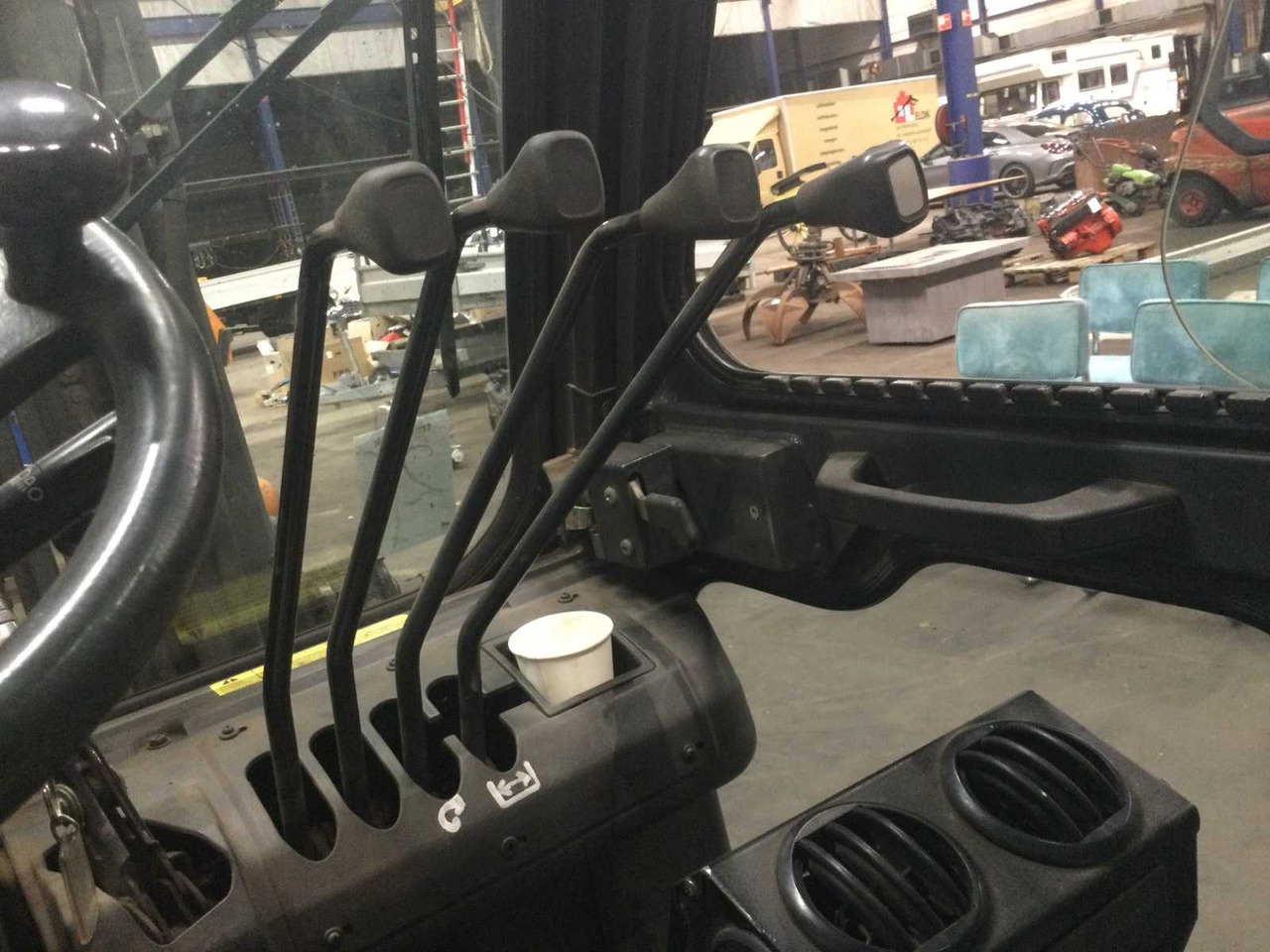 Вилушкар 2007 NISSAN UGD02A30PQ FORKLIFT: слика 8