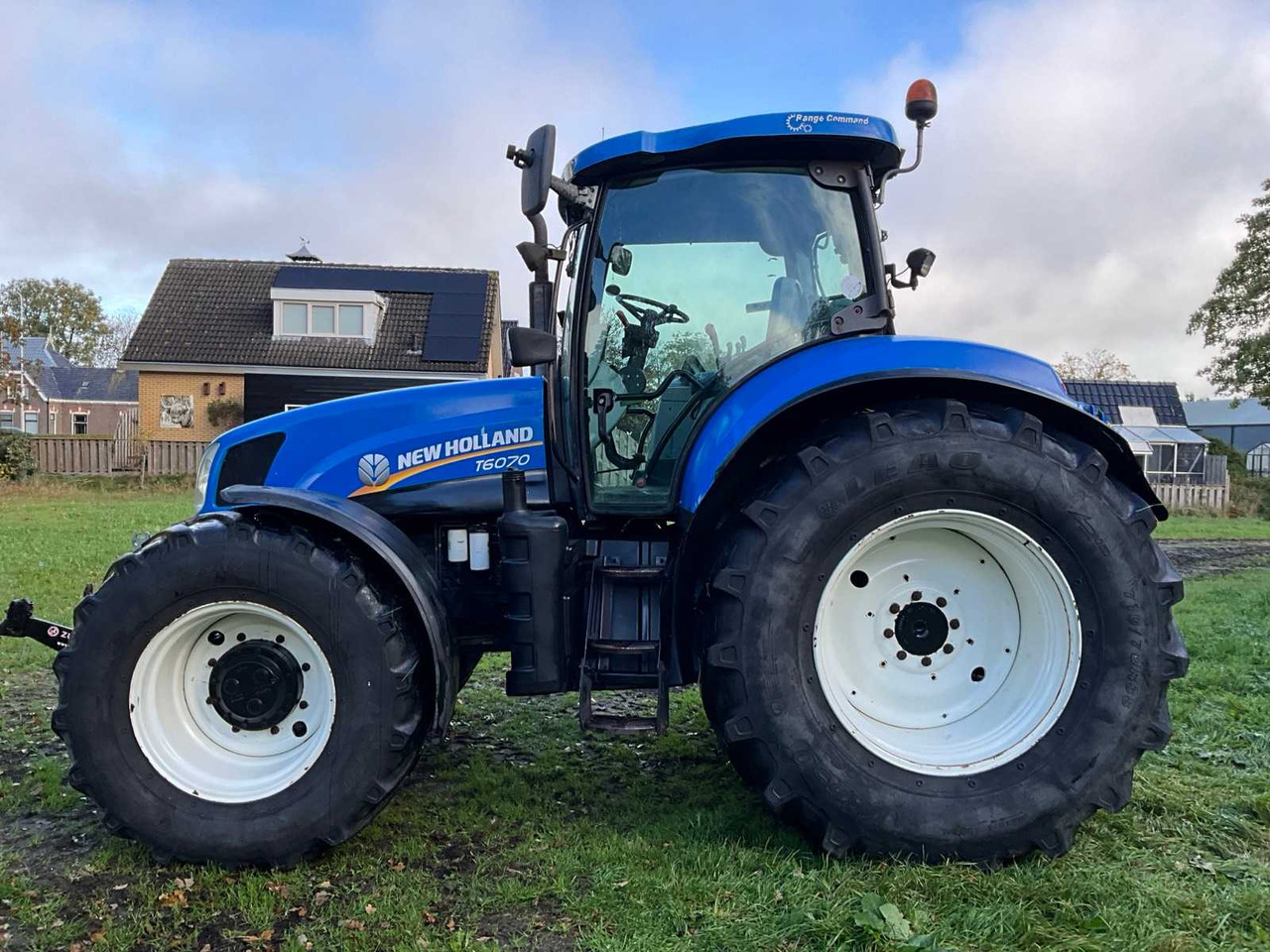 Трактор 2008 NEW HOLLAND T6070 FOUR WHEEL DRIVE FARM TRACTOR: слика 9 Трактор 2008 NEW HOLLAND T6070 FOUR WHEEL DRIVE FARM TRACTOR: слика 9