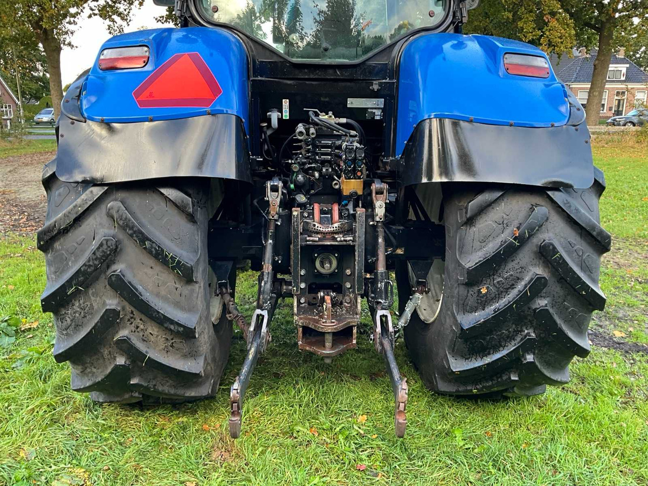 Трактор 2008 NEW HOLLAND T6070 FOUR WHEEL DRIVE FARM TRACTOR: слика 15 Трактор 2008 NEW HOLLAND T6070 FOUR WHEEL DRIVE FARM TRACTOR: слика 15