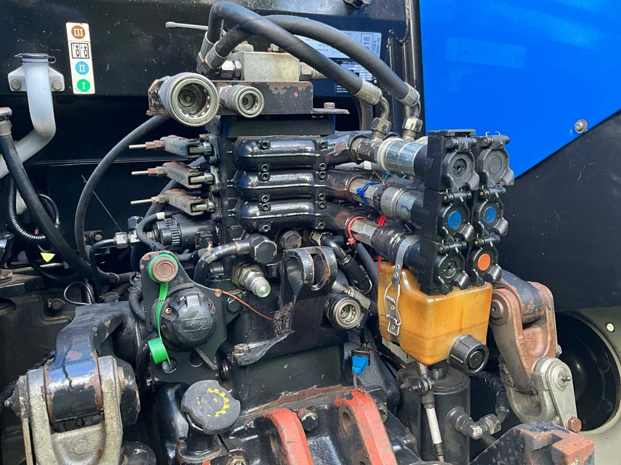 Трактор 2008 NEW HOLLAND T6070 FOUR WHEEL DRIVE FARM TRACTOR: слика 18 Трактор 2008 NEW HOLLAND T6070 FOUR WHEEL DRIVE FARM TRACTOR: слика 18