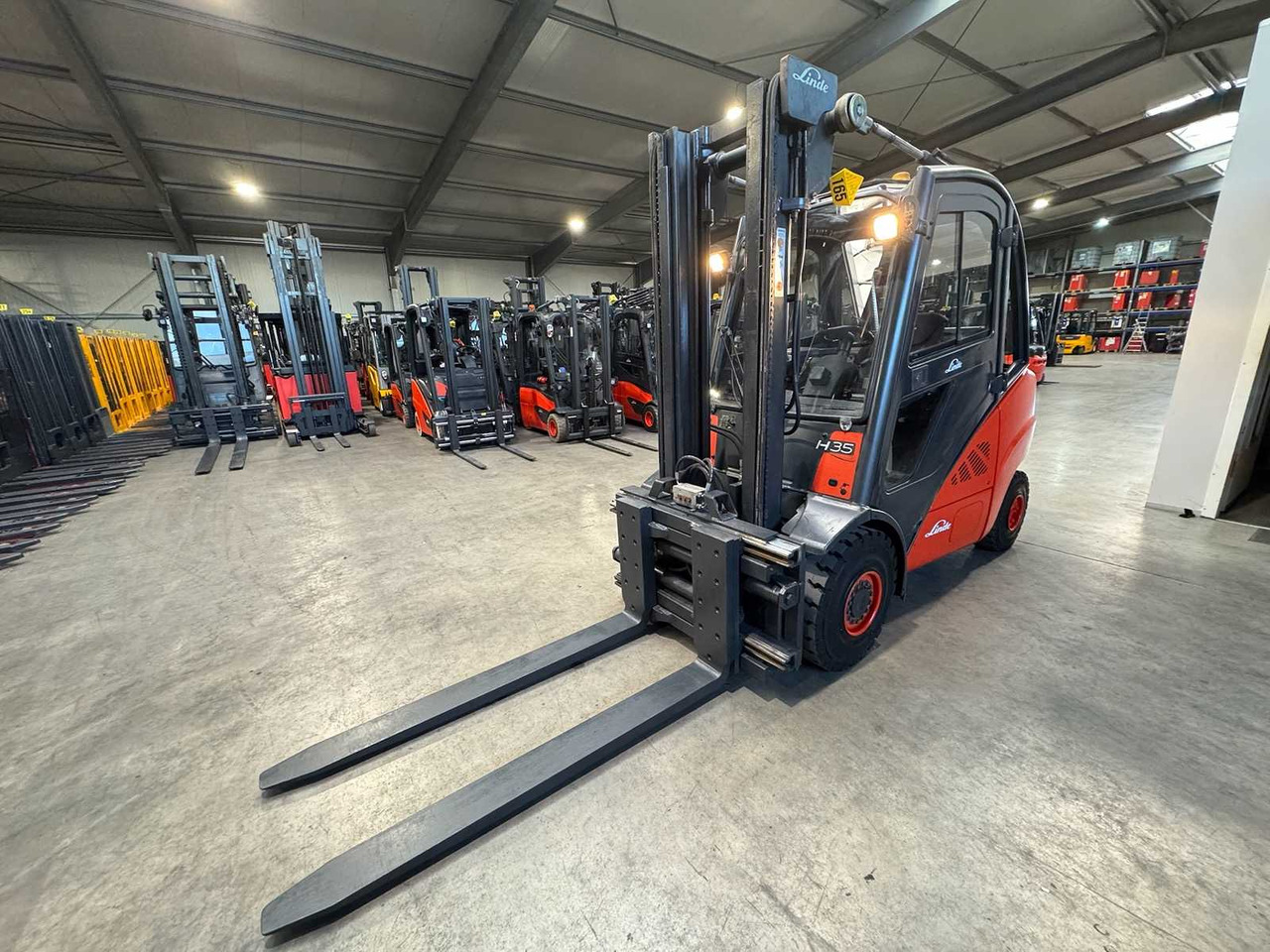 2008 SERVICE + UVV 01/2026 LINDE H35T 3.500KG 3.+4. VALVE WIDER 148CM FORK ADJUSTER GAS FORKLIFT FORKLIFT 10.543 HOURS - Вилушкар: слика 2 2008 SERVICE + UVV 01/2026 LINDE H35T 3.500KG 3.+4. VALVE WIDER 148CM FORK ADJUSTER GAS FORKLIFT FORKLIFT 10.543 HOURS - Вилушкар: слика 2